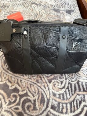 Louis Vuitton Black Textured Leather Shoulder Bag
